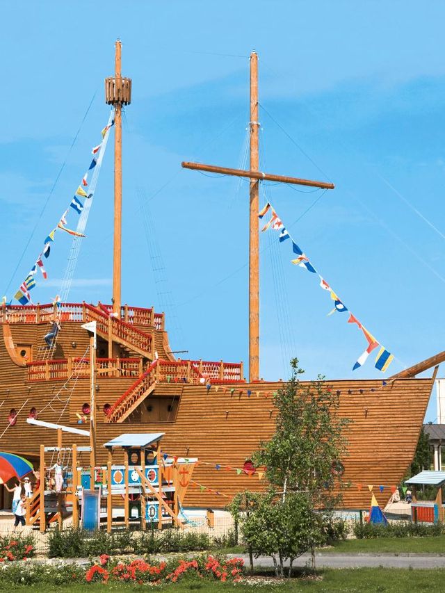 🌊 Rostock Retreat: Yachthafenresidenz Hohe Düne 🛥️
