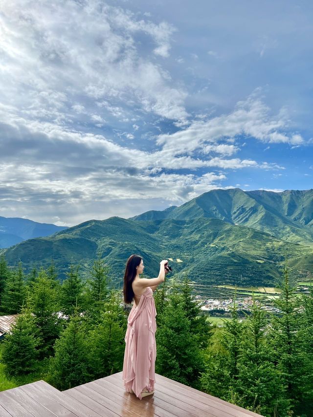 不是瑞士！住進了雲上森林小木屋！！