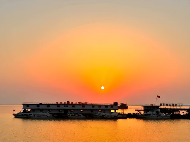 岳陽洞庭湖：范仲淹筆下的“浮光躍金，靜影沉璧”！