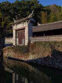 埭頭村鄉土建築，徜徉松風水月間。