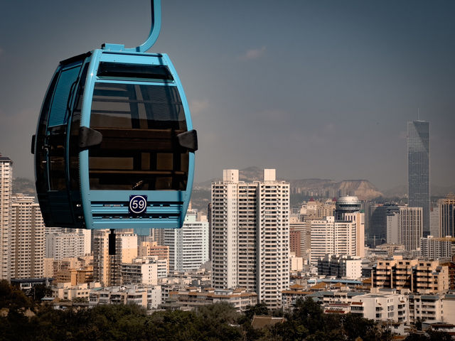 Lanzhou’s Modern Cable Car Trip!