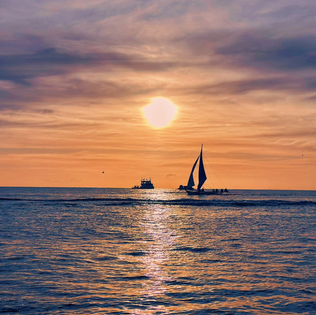 🌅 Sunsets, Sails, and Silhouettes: Boracay, You Were *Sandsational* 😜