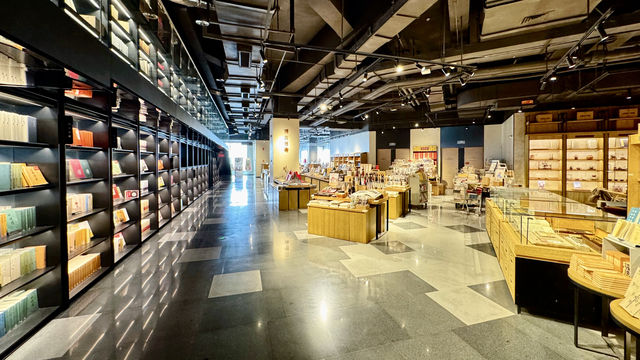 在西安藍海灣·漫巷書店打卡