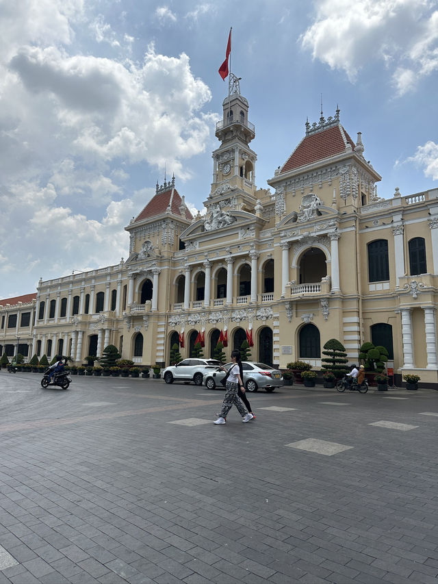 Ho Chi Minh - A Big City On A Low Budget. A Super Affordable Metropolis! 