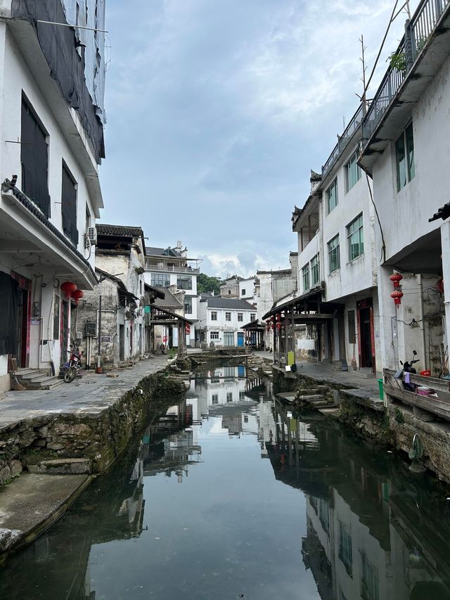 婺源遊山村｜千窗漏月噬龍脊 一溪浮燈鎖商魂