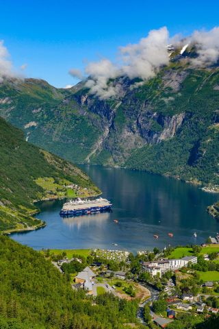 Geirangerfjord, Norway: A Naturally Sculpted Landscape Scroll