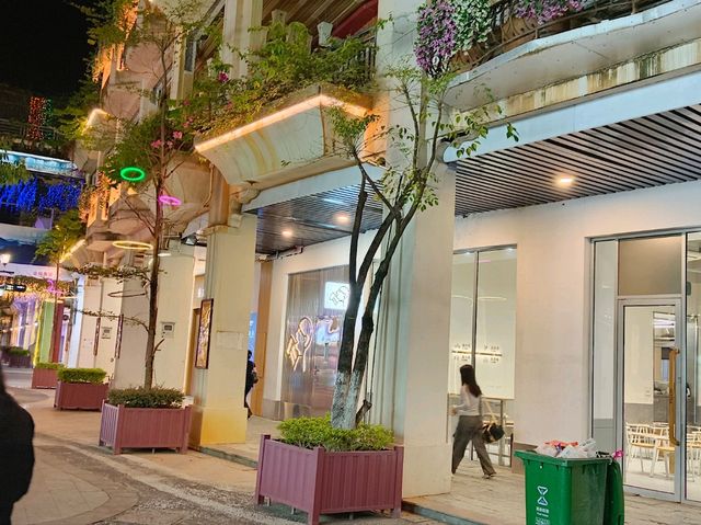 夜晚漫步感受建築魅力  百年東街 10月内地游