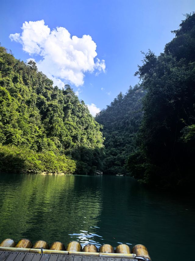 荔波大小七孔全景遊，坐船穿越峽谷超愜意！