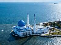 Explore Kota Kinabalu's Floating Mosque: A Blend of Beauty and Spirituality🕌
