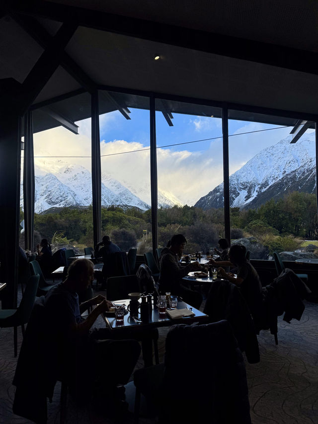 庫克山提前一年才能預約的百年雪山酒店