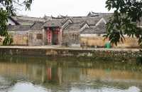 廣西靈山一日精華遊攻略  寶貝們，一日玩轉廣西靈山，這份攻略碼住！  行程安排  上午：六峰山風景區