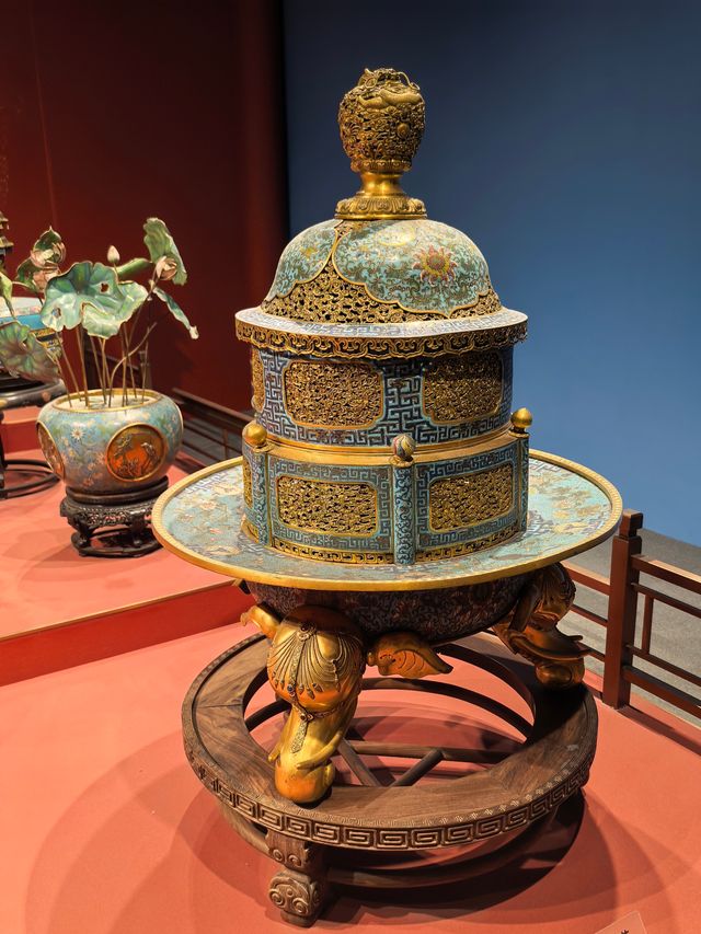 探秘上博隱藏寶藏掐絲琺瑯器展 探秘上博隱藏寶藏掐絲琺瑯器展