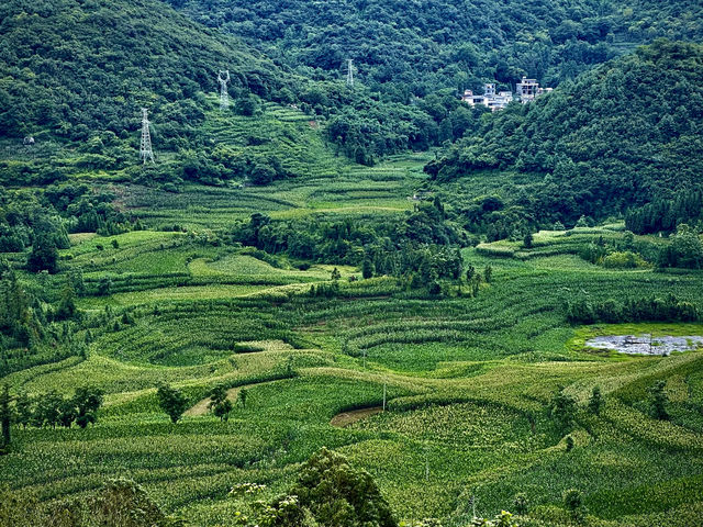 十級水幕,絕美羅平九龍瀑布群 十級水幕,絕美羅平九龍瀑布群