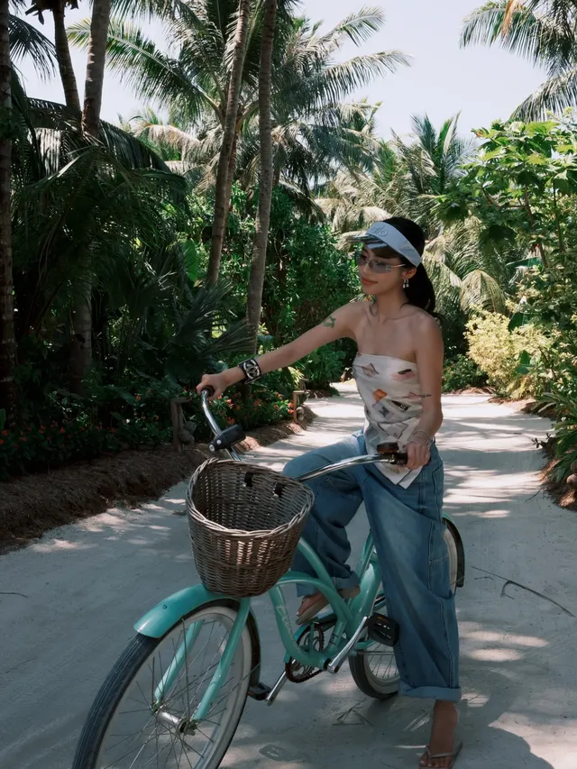 不是在旅遊就是在旅遊的路上