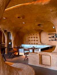 曼谷高空洞穴餐廳