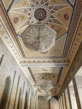 A must-see in Azerbaijan: the ancient Silk Road Mosque is breathtakingly beautiful!