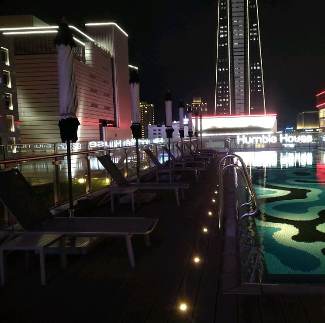 寒舍艾麗酒店絕美高空泳池