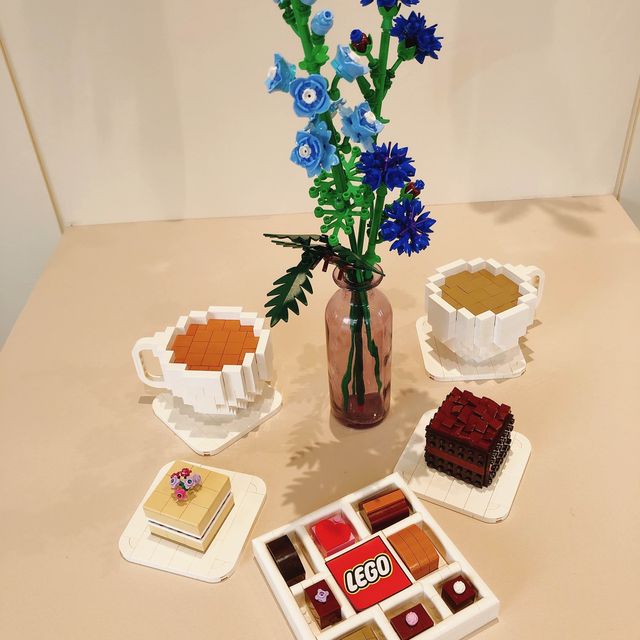 浪漫🈵️屋·樂高「花」現愛咖啡屋📍 Eslite Xinyi Store 誠品信義店