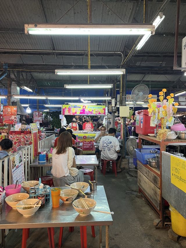 ร้านก๋วยเตี๋ยววังชะโอน ตลาดไนท์ กำแพงเพชร