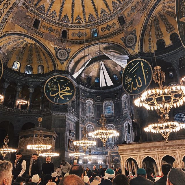 Hagia Sophia: Masterpiece of Majesty