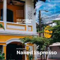 คาเฟ่ในตึกเก่าชิโนโปรตุเกส แขวงสะหวันนะเขต