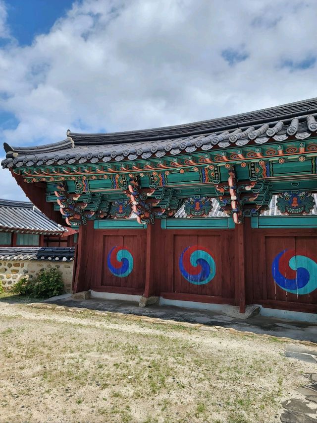 경남 유형문화재로 지정된 거제향교✨️