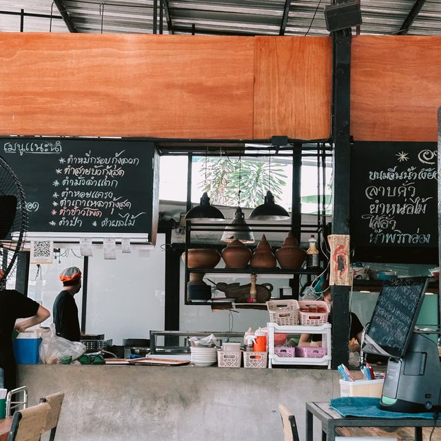 ตำ ลำ แตก อาหารอีสาน-เหนือ ม่วนๆ ที่จ.ระยอง