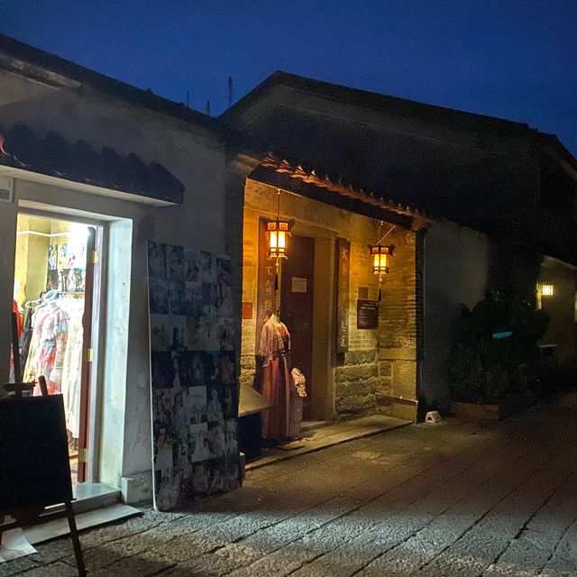 大鵬所城的夜：平靜中的夜彷彿穿越幾百年前