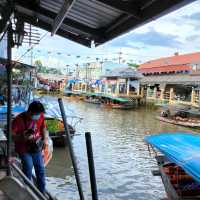 Amphawan Floating Market 