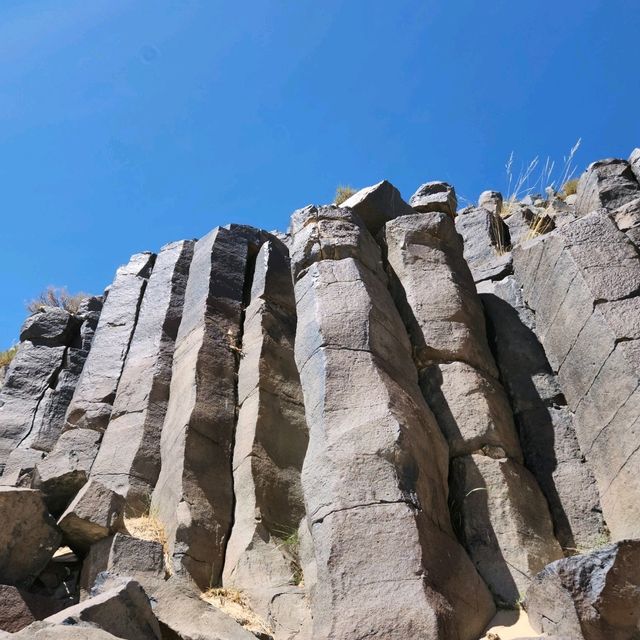 Pencil rocks