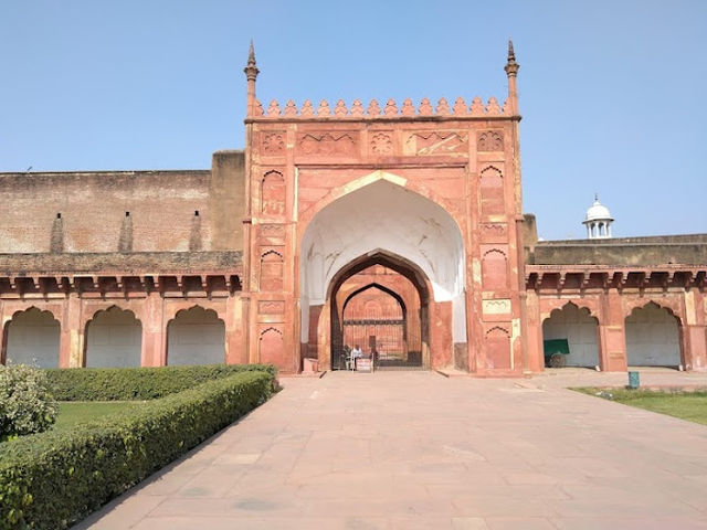 Agra Fort: Marvel of Mughal Architecture