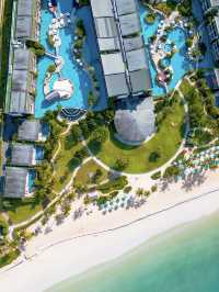 เที่ยวทะเลเขาหลัก ที่พักสไตล์เรียบหรู ริมหาดบางสัก