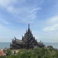 芭堤雅必去景點～世界最大木雕建築真理寺