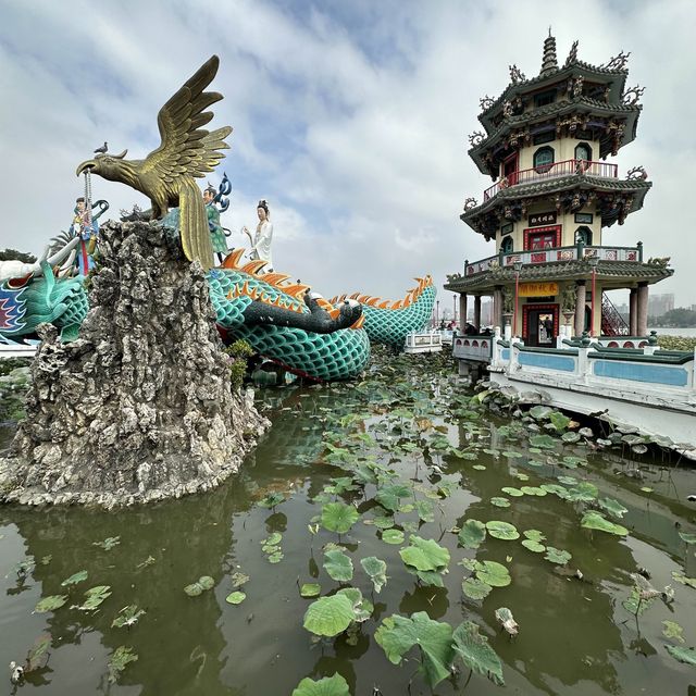 Picturesque Kaohsiung Lotus Pond