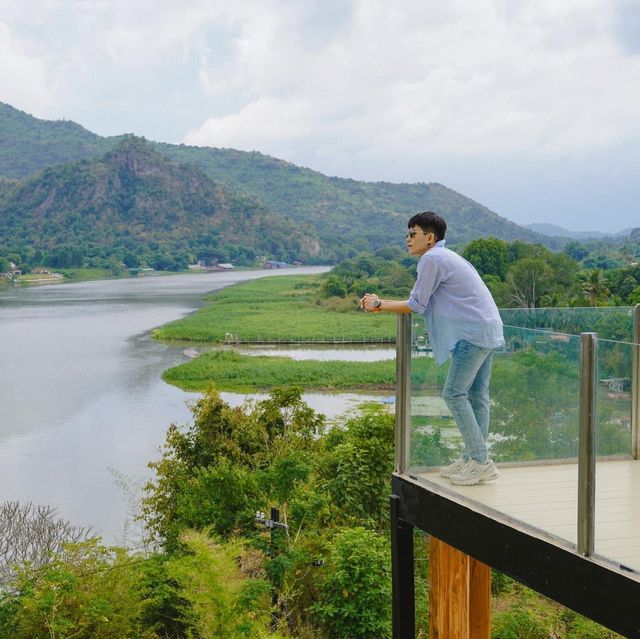 W STORY คาเฟ่สไตล์มินิมอลขาวคลีนโซคิ้วท์