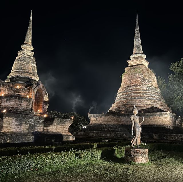 เผาเทียน เล่นไฟสุโขทัยย