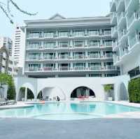 เที่ยวใกล้ๆ กับโรงแรมสุดคิ้วบ์ Terra Nara Hotel