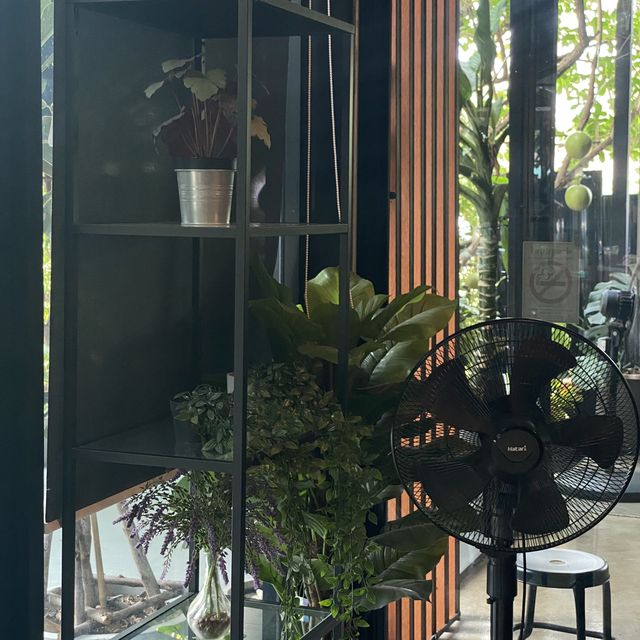 checkpoint cafe
