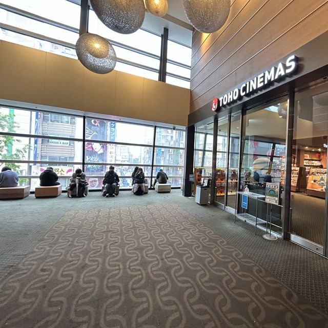 ゴジラの新宿東宝ビルで映画