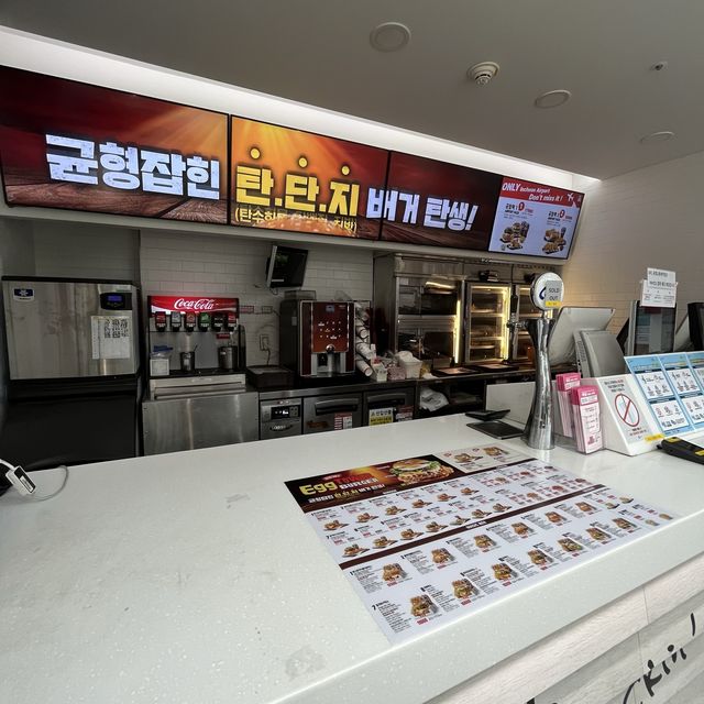 【韓国・仁川国際空港】空港列車の交通センターでサクッと食べられる「KFC 仁川空港交通センター店」