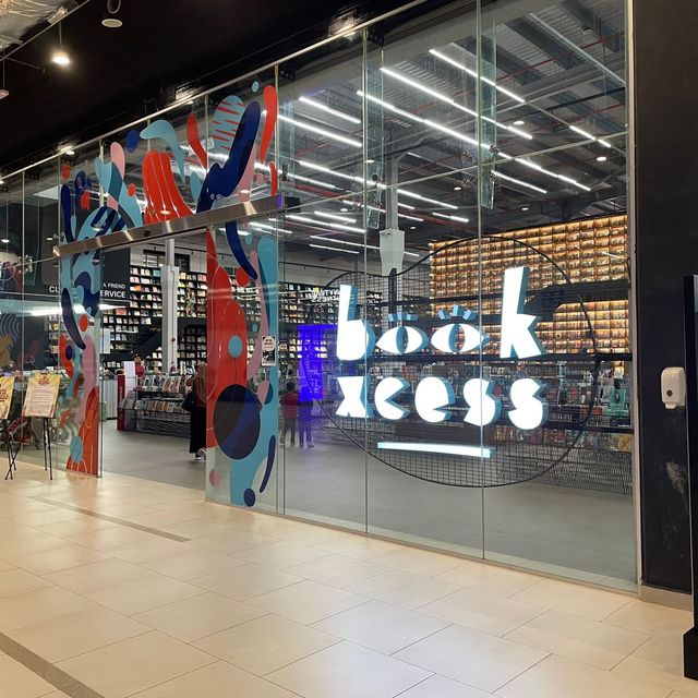 Impressive and quiet book store Sunway Bigbox