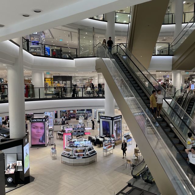 Eat, play, shop and enjoy at Shaw Centre!