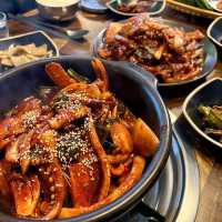 매콤달달한 오징어볶음과 제육이 맛있는 항아리식당!