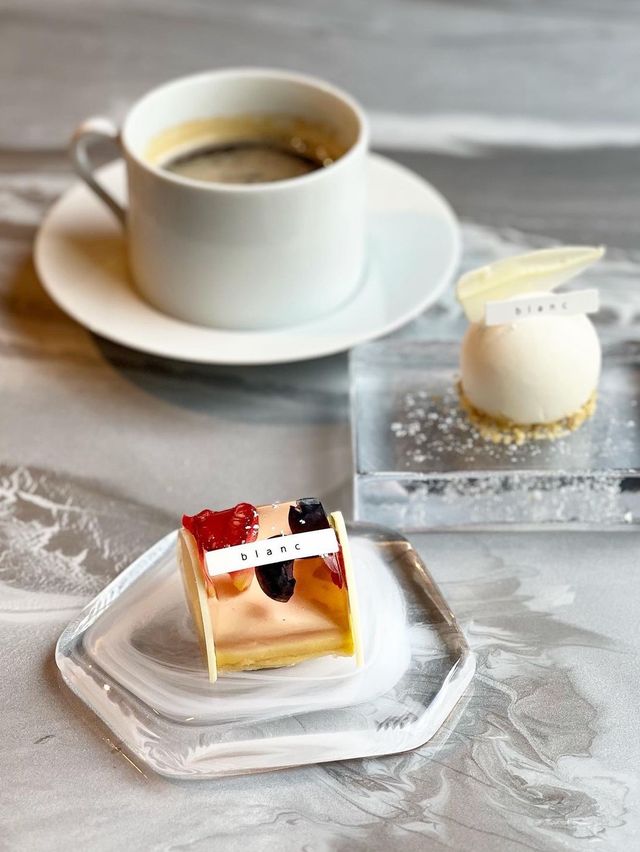 【福岡カフェ】まるで宝石店のショーケースのような素敵なカフェ