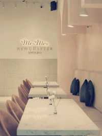 Mr & Mrs Cafe