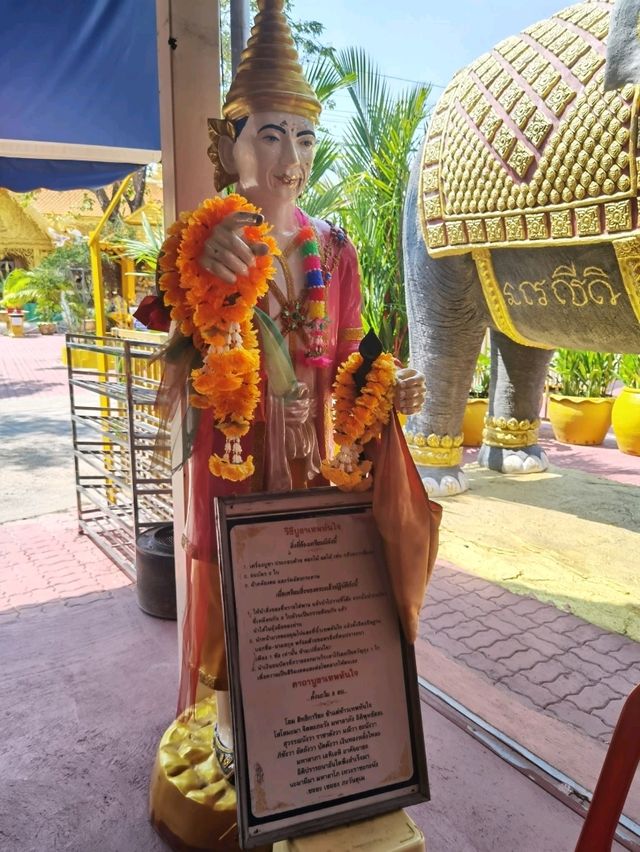 Wat Nong Oo重現佛教神話和泰國民間傳說