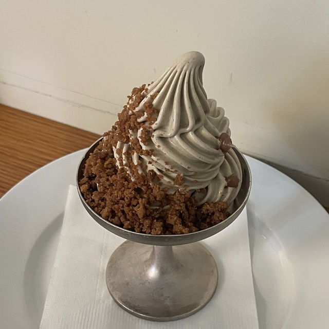다양하고 맛있는 조합의 디저트를 맛볼수있는 카페 마