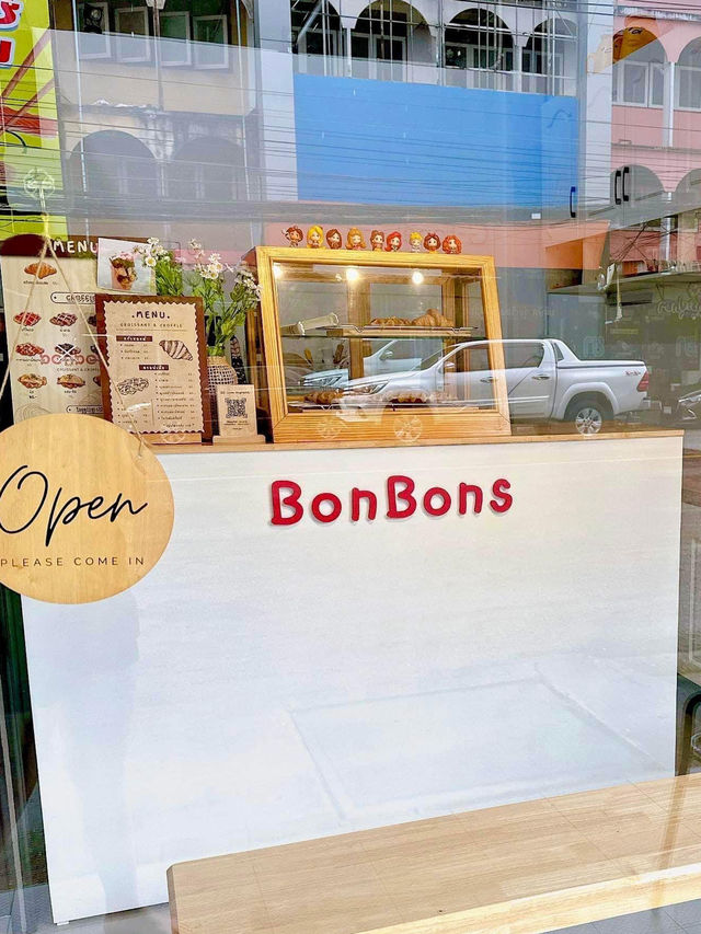 Bon Bons croffle & soft serve 🍦