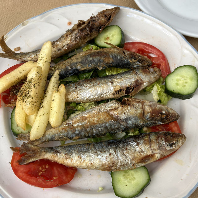 Amazing greek food in an unassuming restaurant 