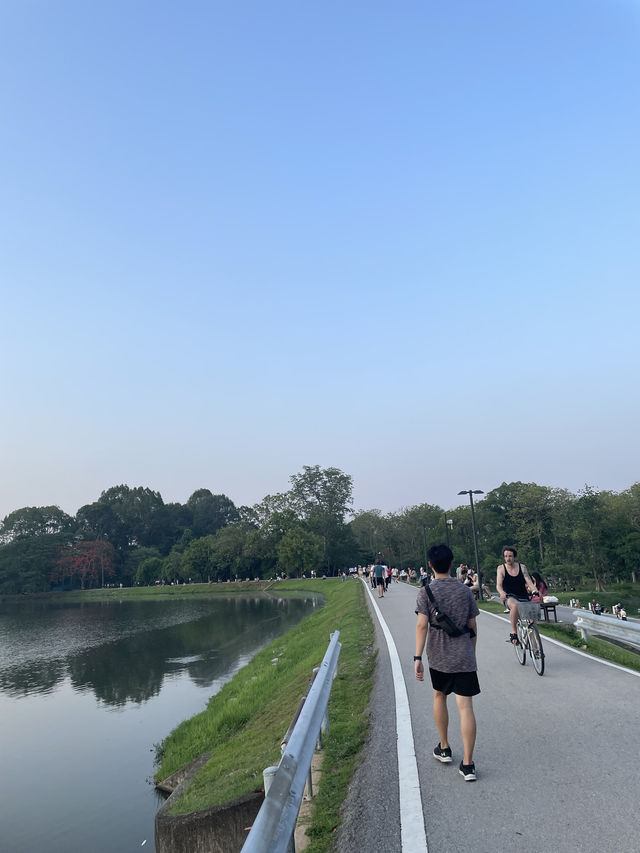 เดินชิวที่อ่างแก้ว มช.